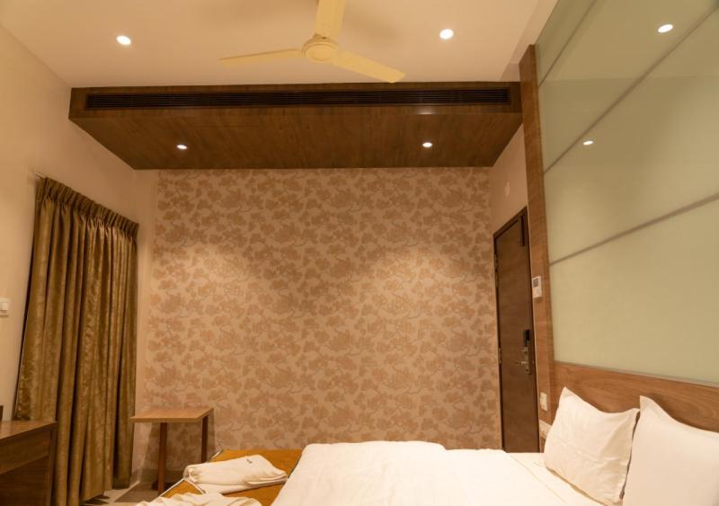 The Paradise Hotel - Luxury Stay Kanchipuram Extérieur photo