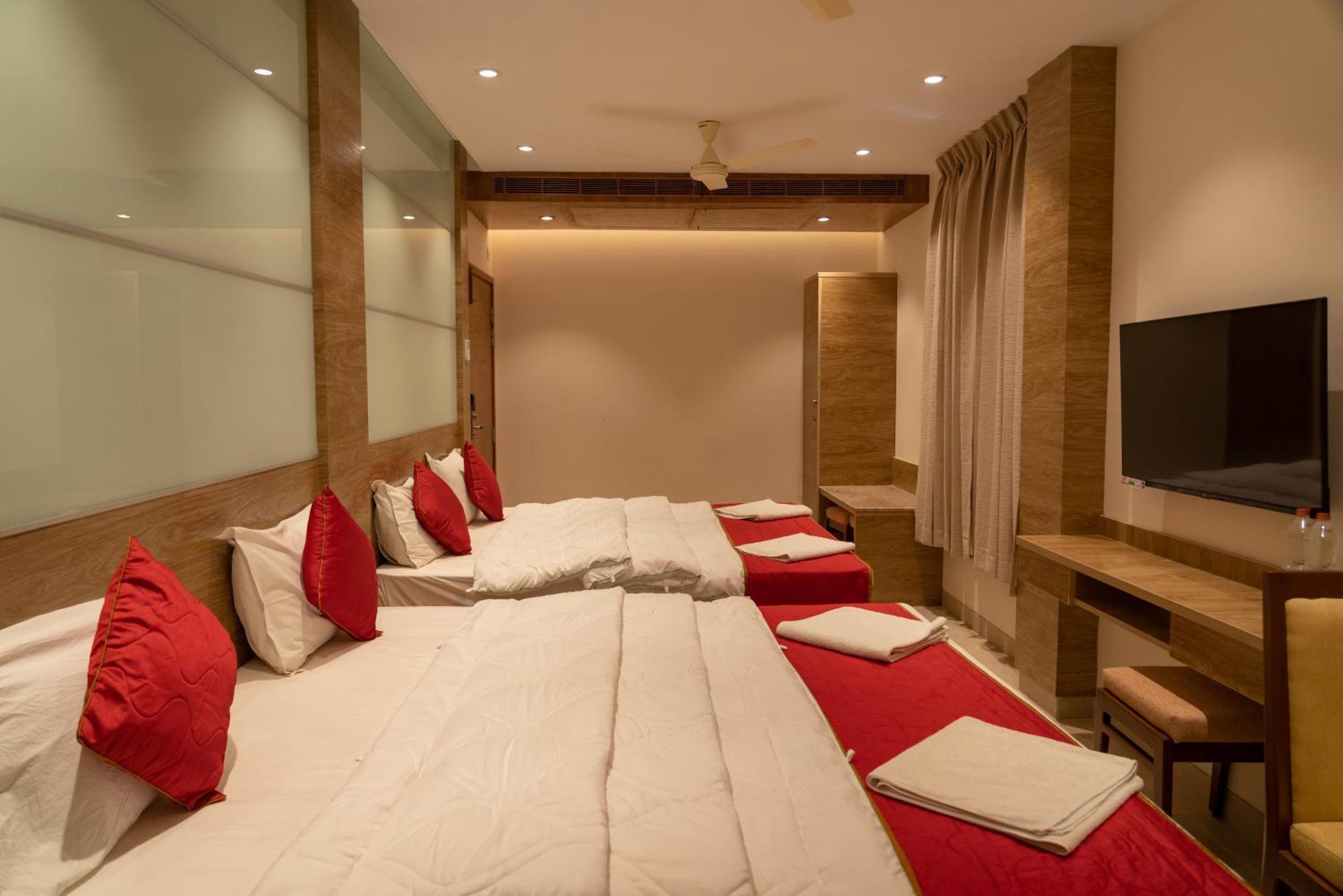 The Paradise Hotel - Luxury Stay Kanchipuram Extérieur photo