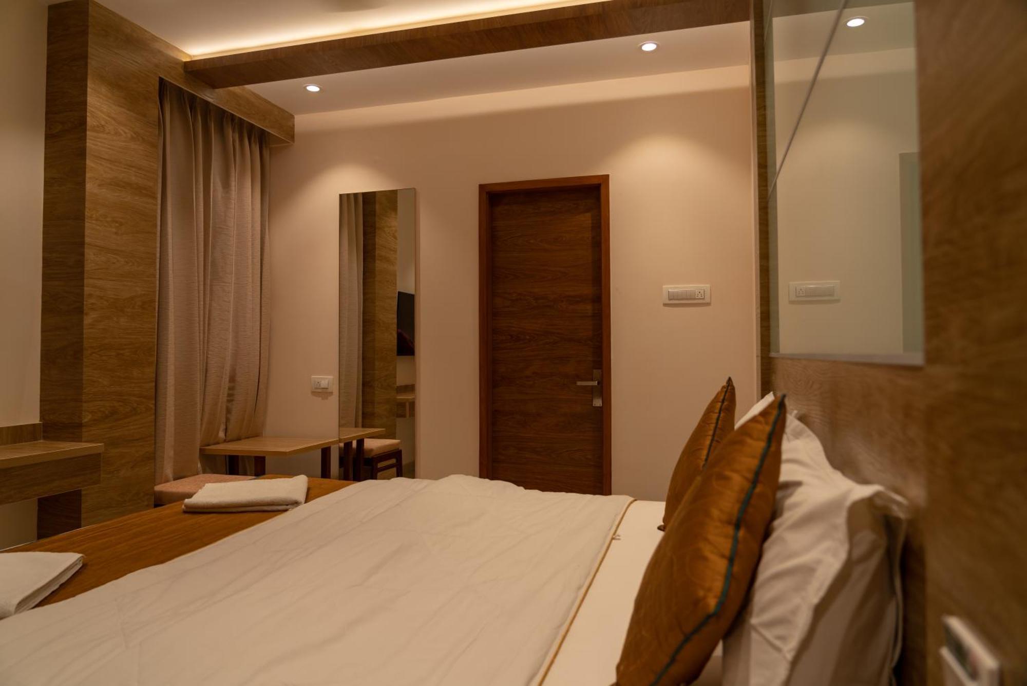 The Paradise Hotel - Luxury Stay Kanchipuram Extérieur photo